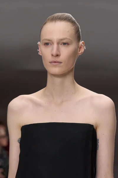 Look 1